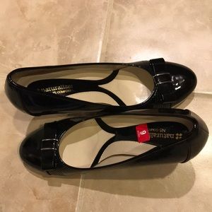Black Naturalizer pumps. N5 comfort